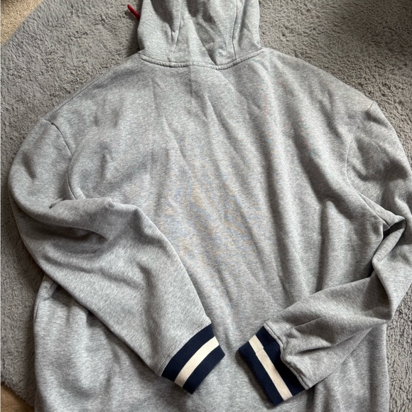 Disneyland Mickey Mouse hoodie NWOT size L - Picture 4 of 6